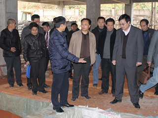 建甌市委書記余建坤、市長陳宗榮率各科、局領(lǐng)導(dǎo)到我公司調(diào)研