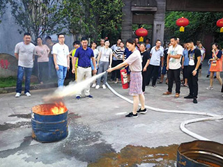 安全生產(chǎn)責任重于泰山-雙龍戲珠2019消防演練圓滿成功
