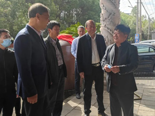 福建省政協(xié)副主席、黨組副書記張兆民視察調(diào)研雙龍戲珠酒業(yè)