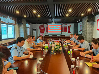 市場質量監(jiān)督管理局普法座談會 ---走進雙龍戲珠酒業(yè)